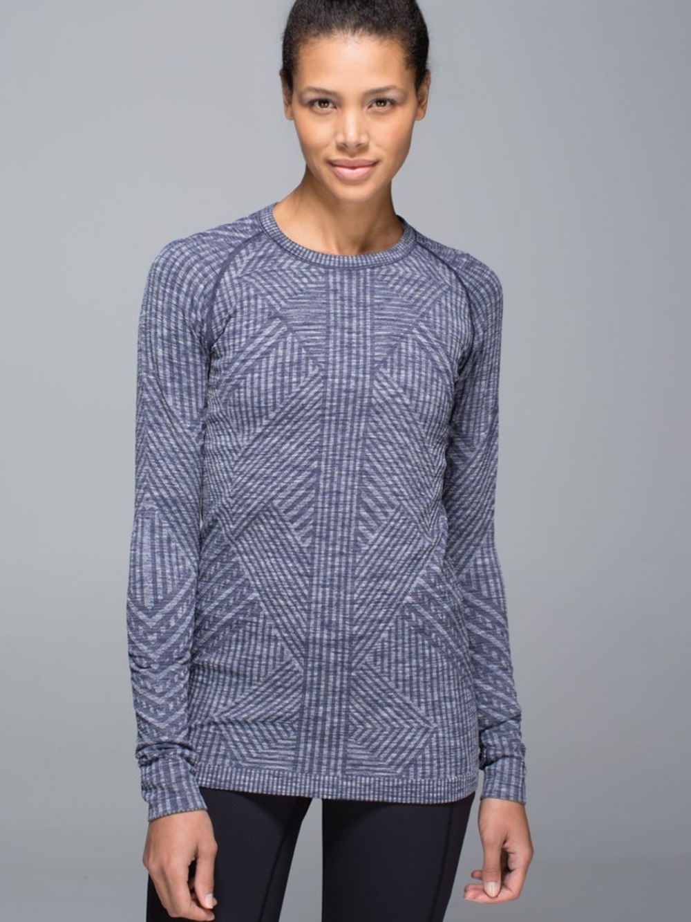 Lululemon Rest Less Pullover in
Heathered Cadet Blue Sz 8
